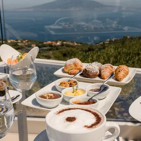 Eliana Hotel Península Sorrentina