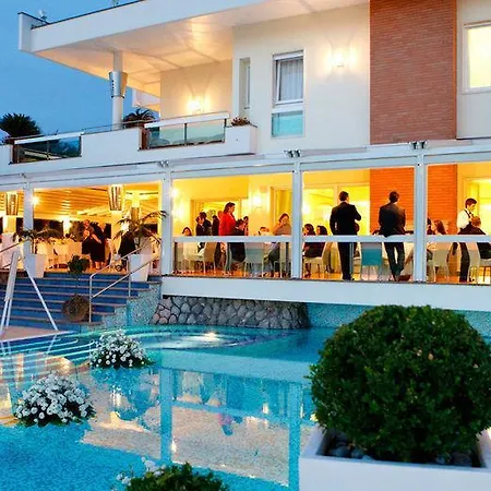 Hotell Eliana 3*